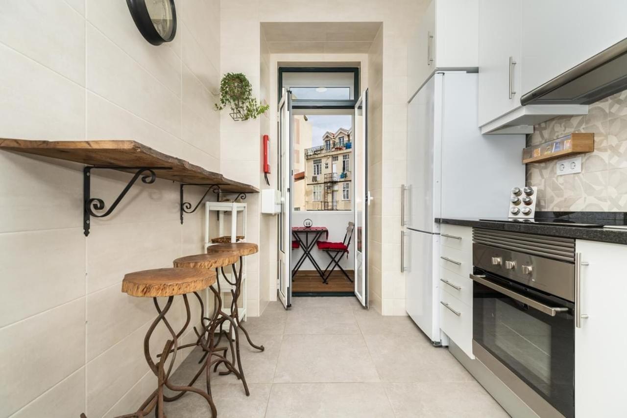 Groovy M2 R3 - Amazing Double Room With En-Suite Bathroom Lisbon Exterior photo
